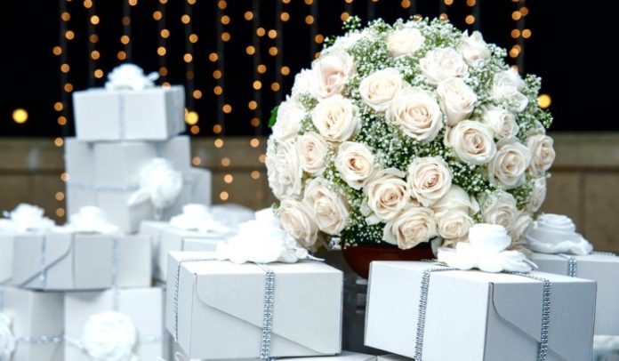 lembrancinha-de-casamento-conheca-a-caixa-para-garrafa-e-brigadeiro-20190926132555.jpg lembrancinha-de-casamento-conheca-a-caixa-para-garrafa-e-brigadeiro